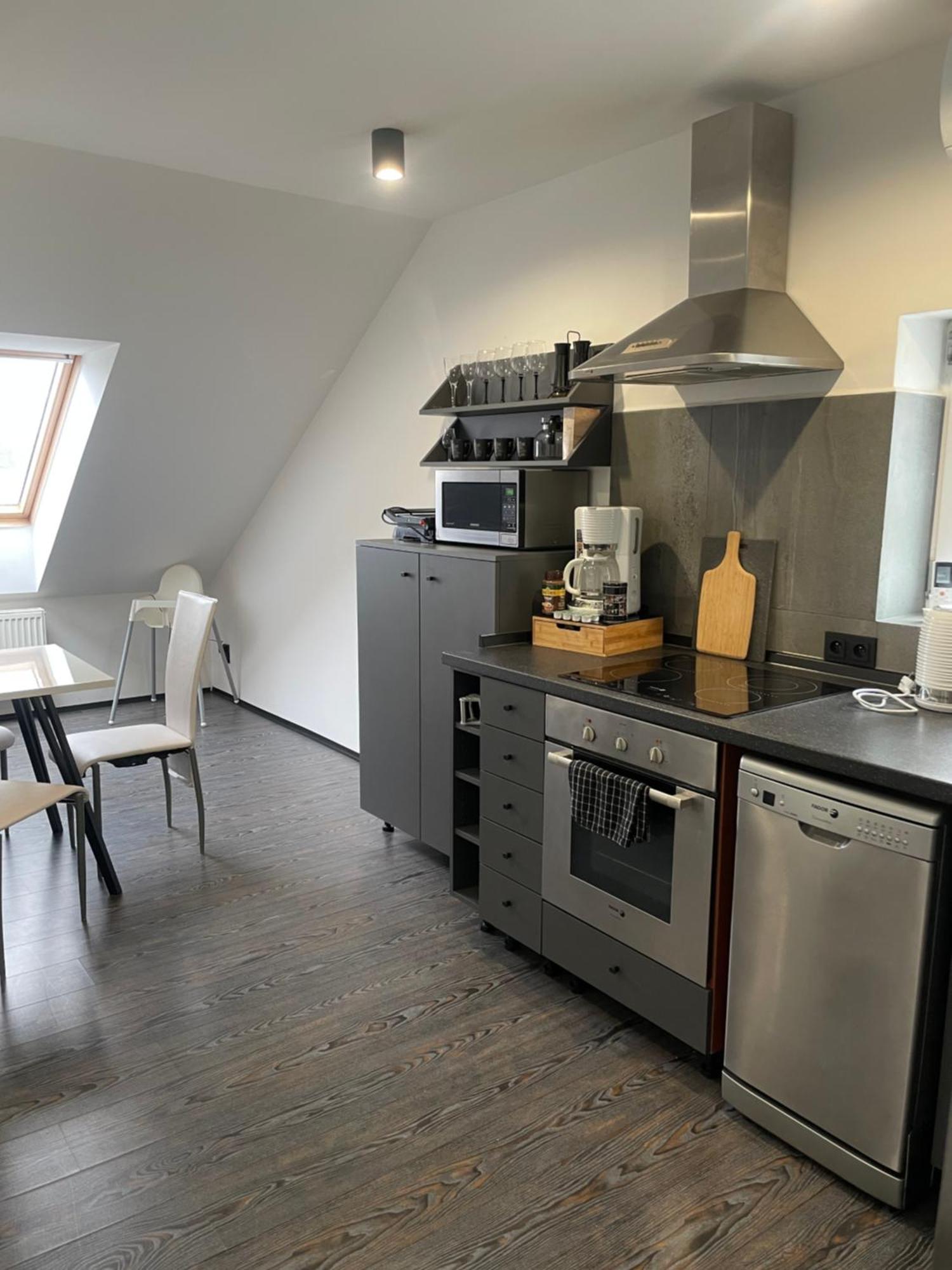 Apartman Vera Pardubice Bagian luar foto